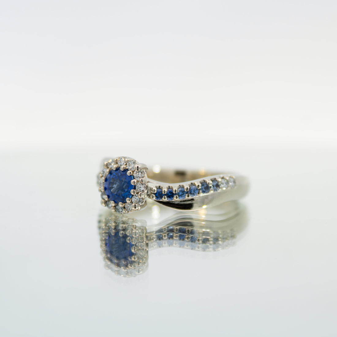 Twist Halo Ring with Ceylon Sapphire