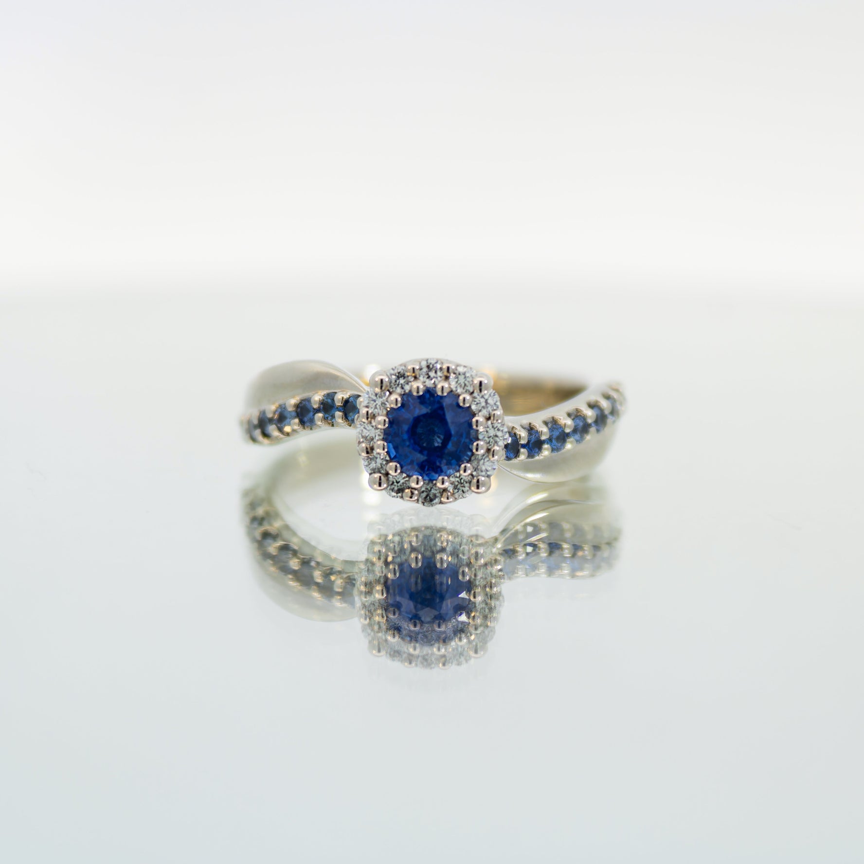 Twist Halo Ring with Ceylon Sapphire